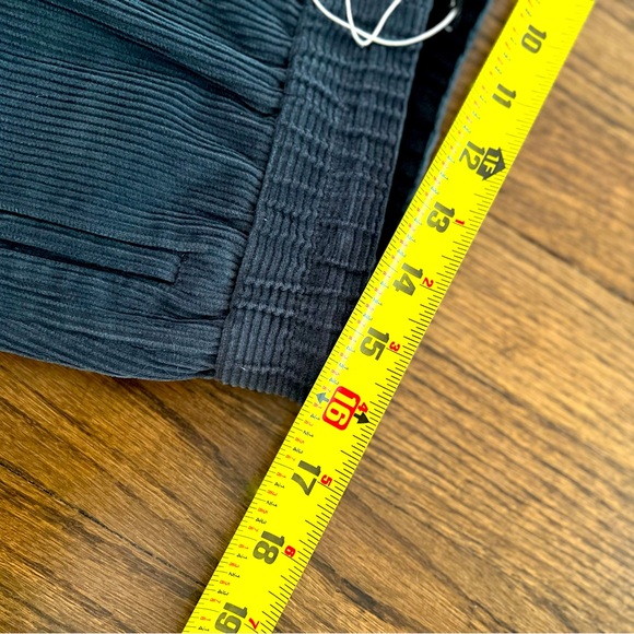 NWT Vince Corduroy Pull On Pants - Picture 10 of 10